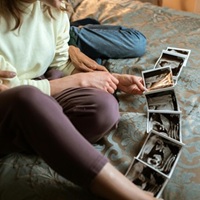 ΕΙΜΑΙ ΕΓΚΥΟΣ ΚΑΙ ΤΟ ΜΩΡΟ ΦΑΙΝΕΤΑΙ ΜΙΚΡΟ! ΤΙ ΣΗΜΑΙΝΕΙ ΑΥΤΟ; Η ΕΝΔΟΜΗΤΡΙΑ ΥΠΟΛΕΙΠΟΜΕΝΗ ΑΝΑΠΤΥΞΗ (IUGR) (video)