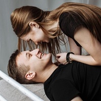 ΟΙ ΓΥΝΑΙΚΕΣ ΠΑΡΟΥΣΙΑΖΟΥΝ ΜΕΓΑΛΥΤΕΡΟ ΕΡΩΤΙΚΟ ΕΝΔΙΑΦΕΡΟΝ ΚΟΝΤΑ ΣΤΗΝ ΩΟΡΡΗΞΙΑ; (video)